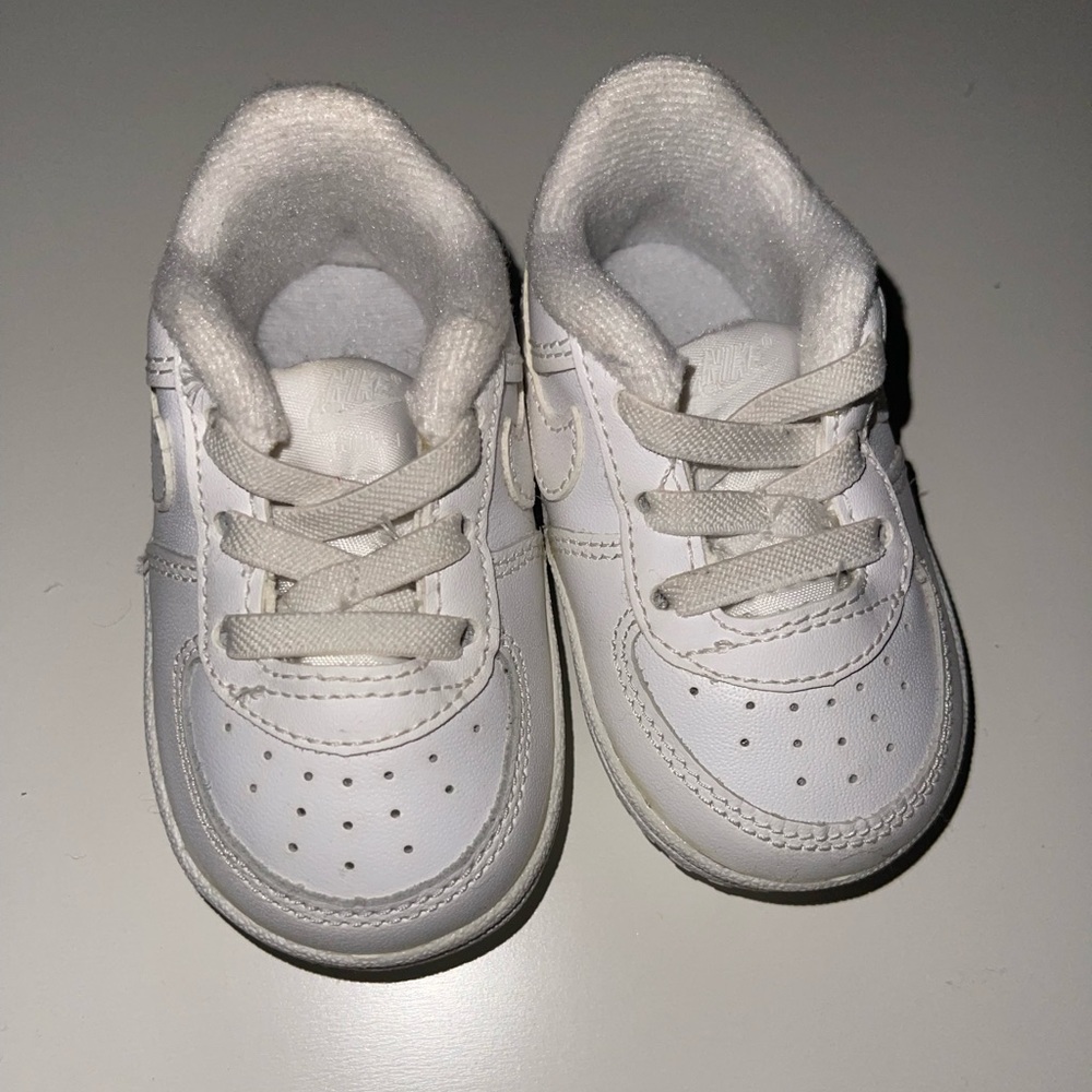 Baby Air Force 1s size 3C